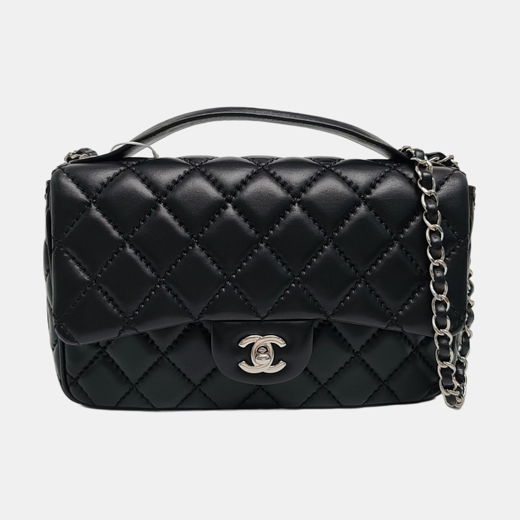 Authenticated pre-owned  CLASSIC FLAP Quilted Lambskin Black - Crossbody Bag at Looply