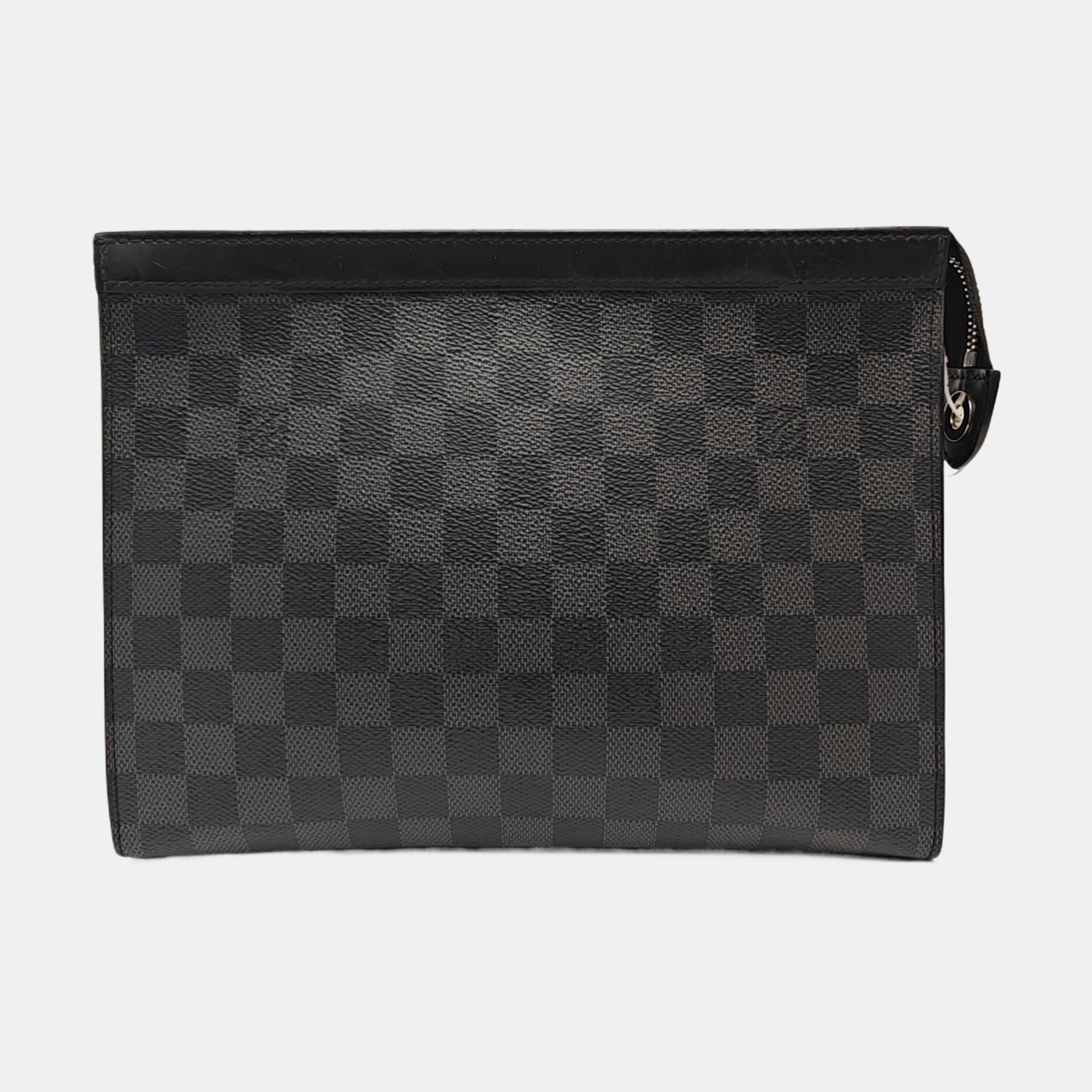 Pochette Voyag MM Damier Graphite Coated Canvas Gray