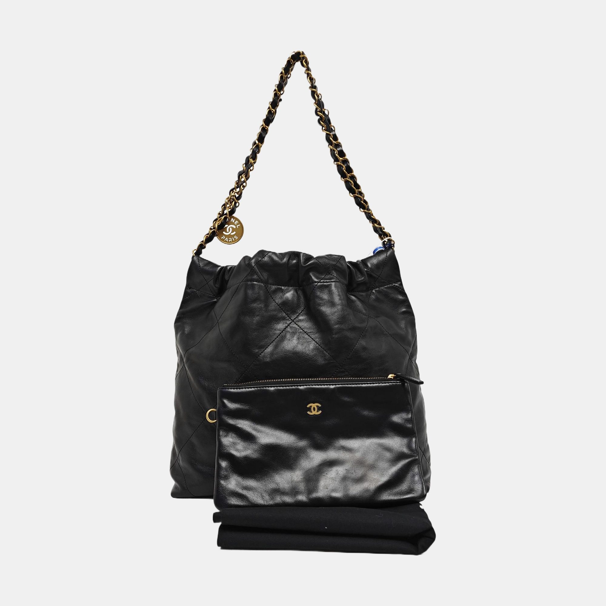 CHANEL 22 Small Quilted Calfskin Black