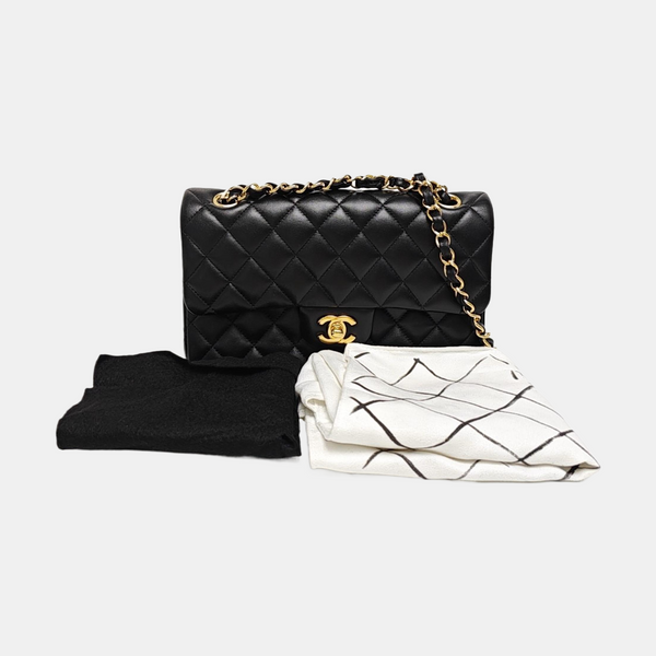 CLASSIC FLAP Small Quilted Lambskin Black