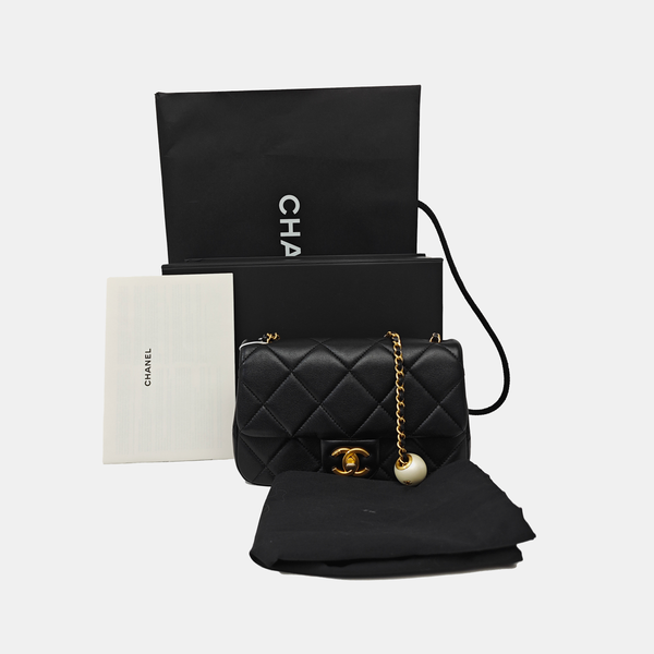 CLASSIC FLAP Mini Quilted Lambskin Black