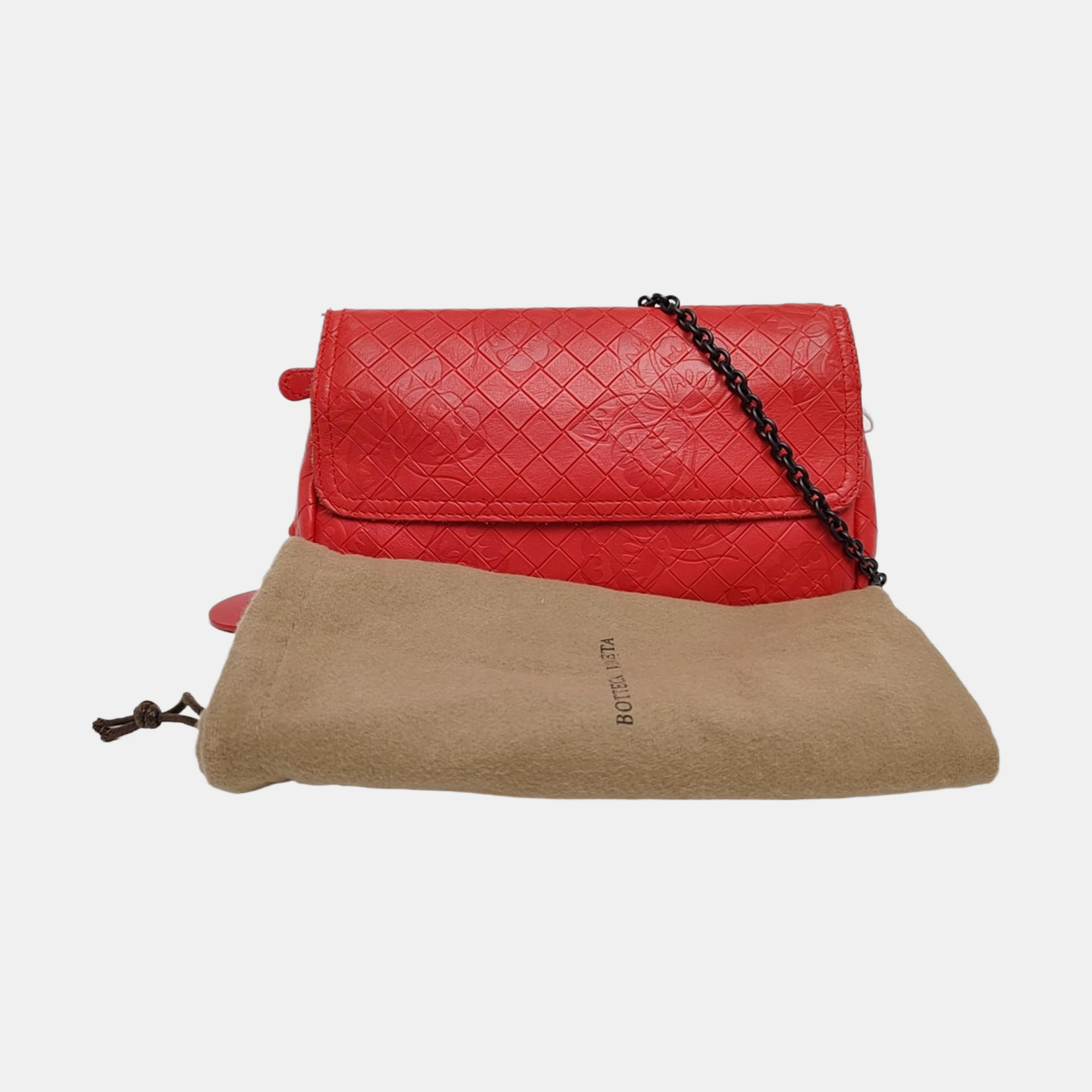 Authenticated pre-owned  Messenger Calfskin Red - Shoulder Bag at Looply