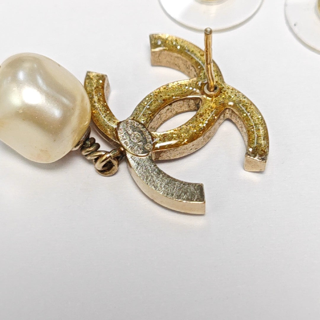 CC Logo Metal Gold Earrings