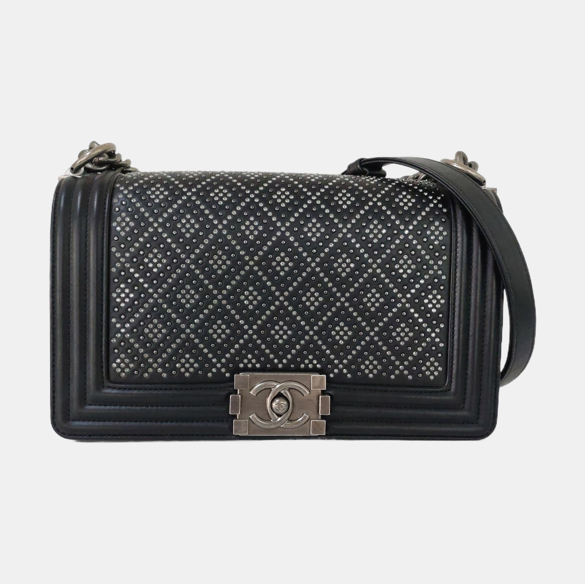 Authenticated pre-owned  BOY CHANEL Medium Lambskin Black - Shoulder Bag at Looply