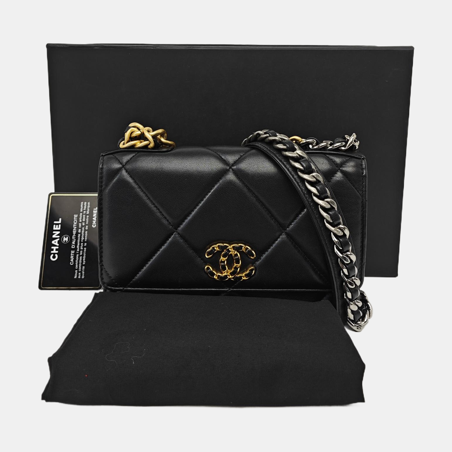 CHANEL 19 WOC Quilted Lambskin Black
