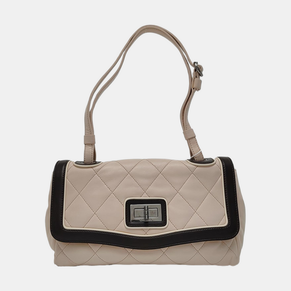 Authenticated pre-owned  2.55 Quilted Lambskin Beige - Shoulder Bag at Looply