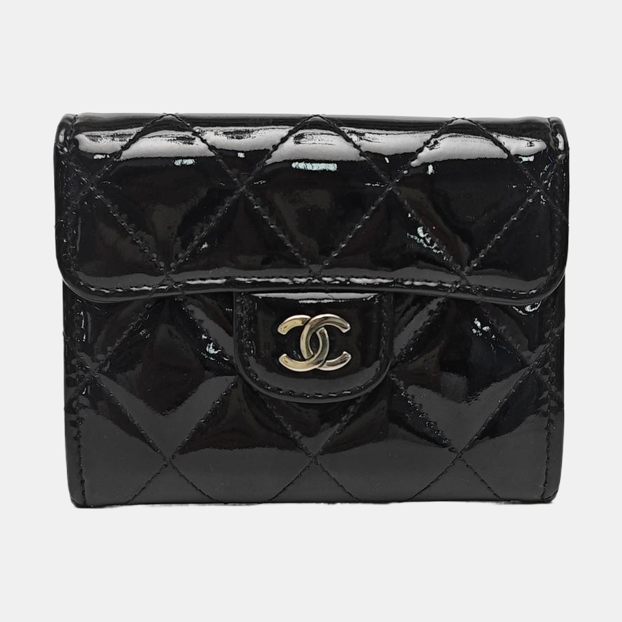 CLASSIC FLAP Quilted Patent Leather Black Card Holder