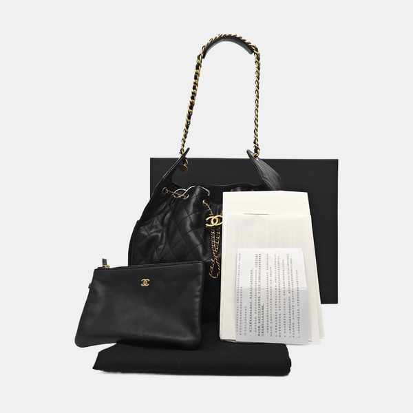 CHANEL 25 Medium Quilted Grained Calfskin Black