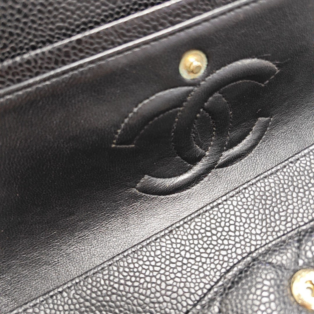 CLASSIC FLAP Medium Quilted Grained Calfskin Black