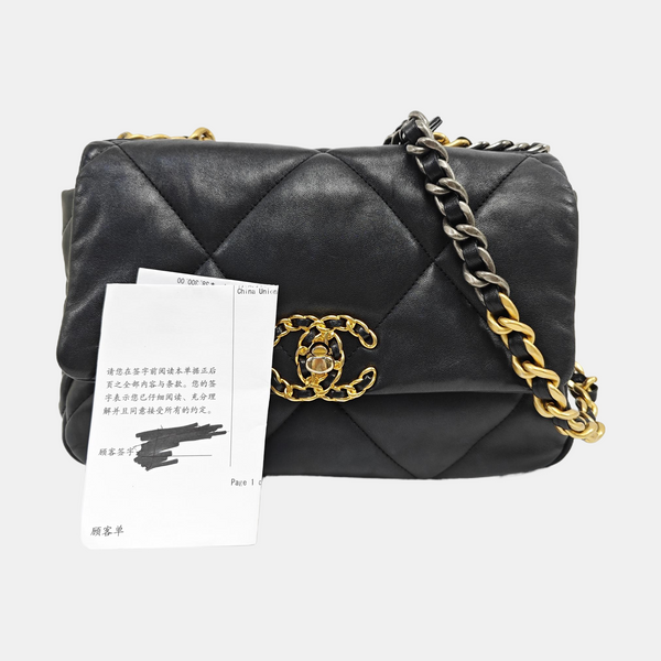 CHANEL 19 Pequeño Piel de Cordero Acolchada Negro