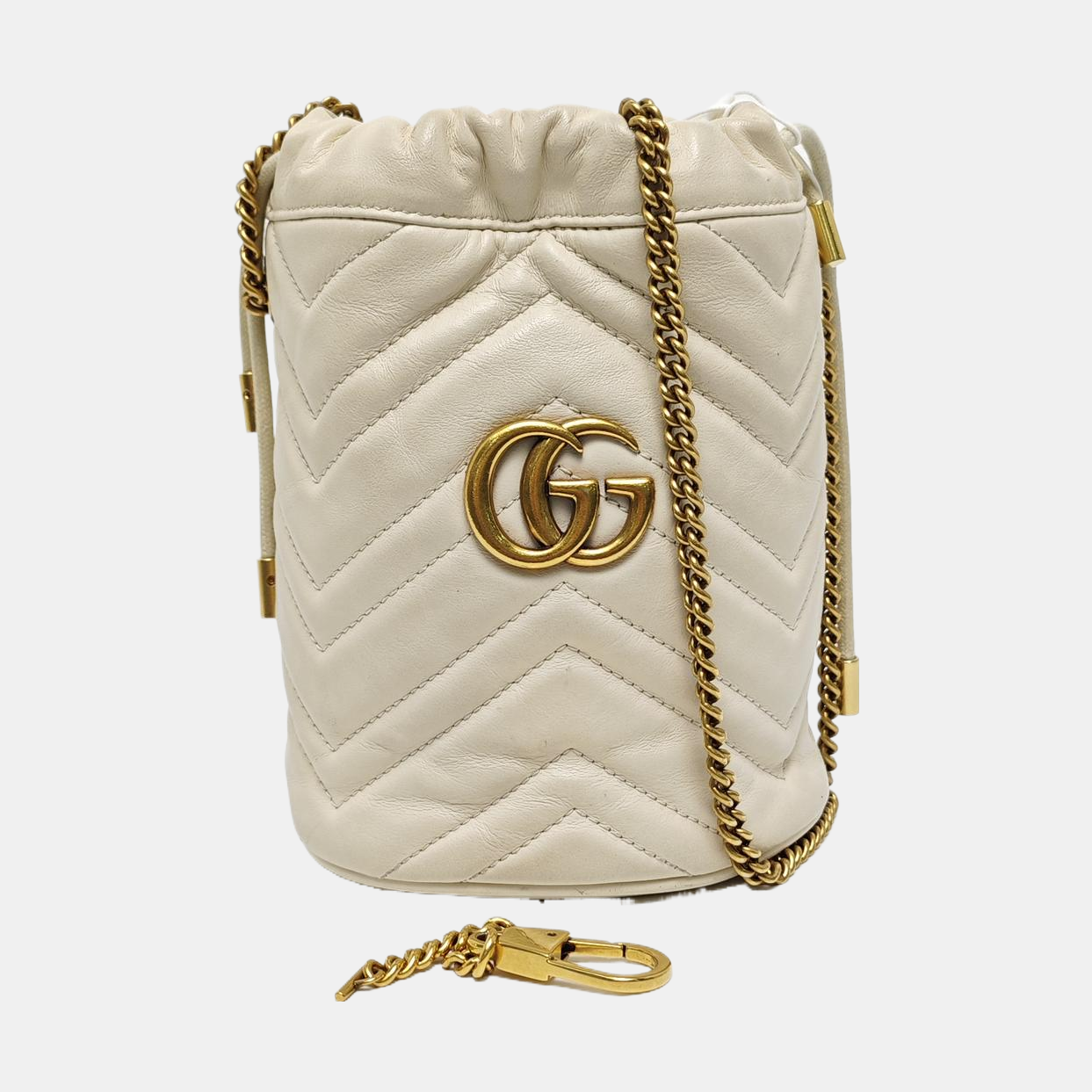 Authenticated pre-owned  GG Marmont Mini Quilted Calfskin White - Bucket Bag at Looply