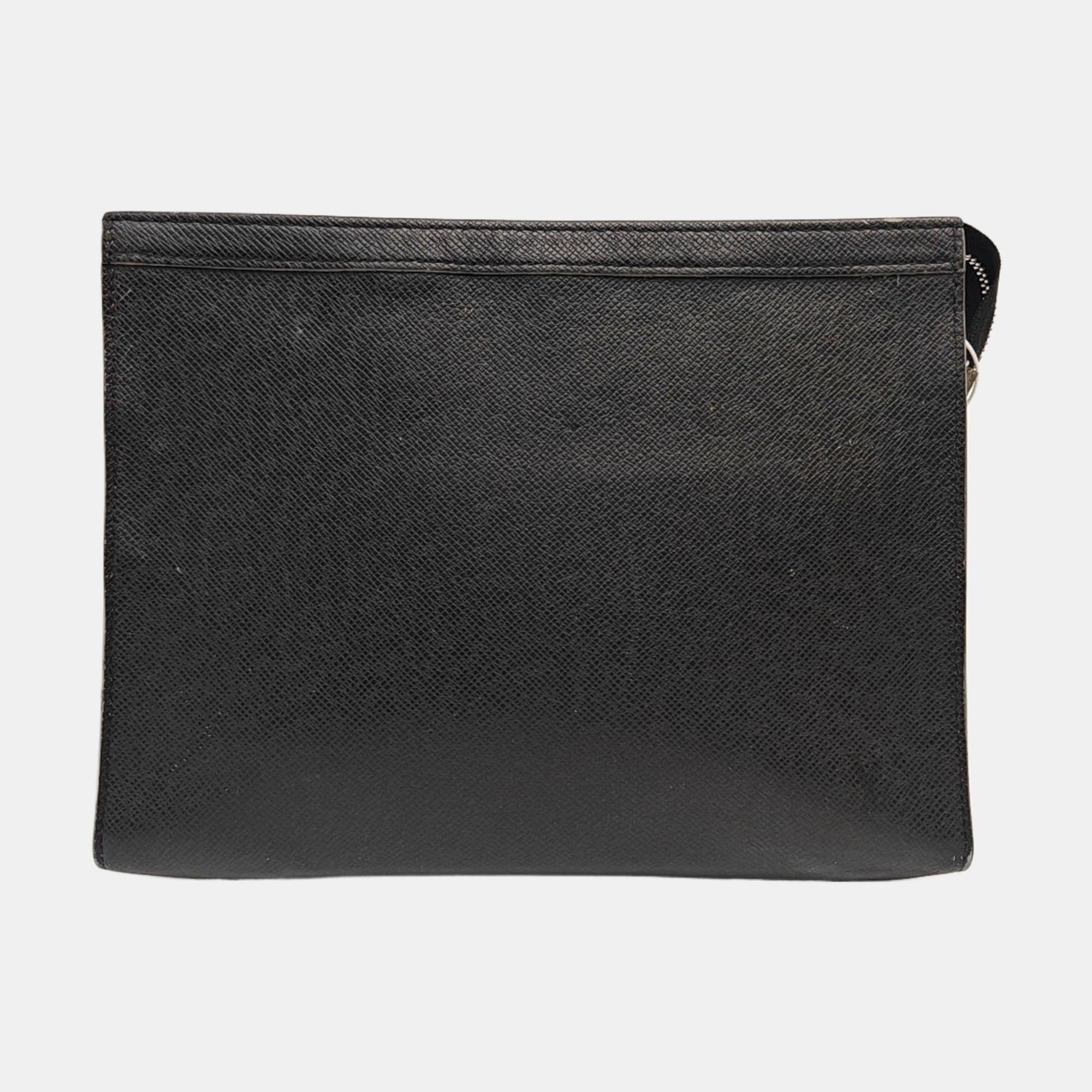 Pochette Voyag MM Calfskin Black