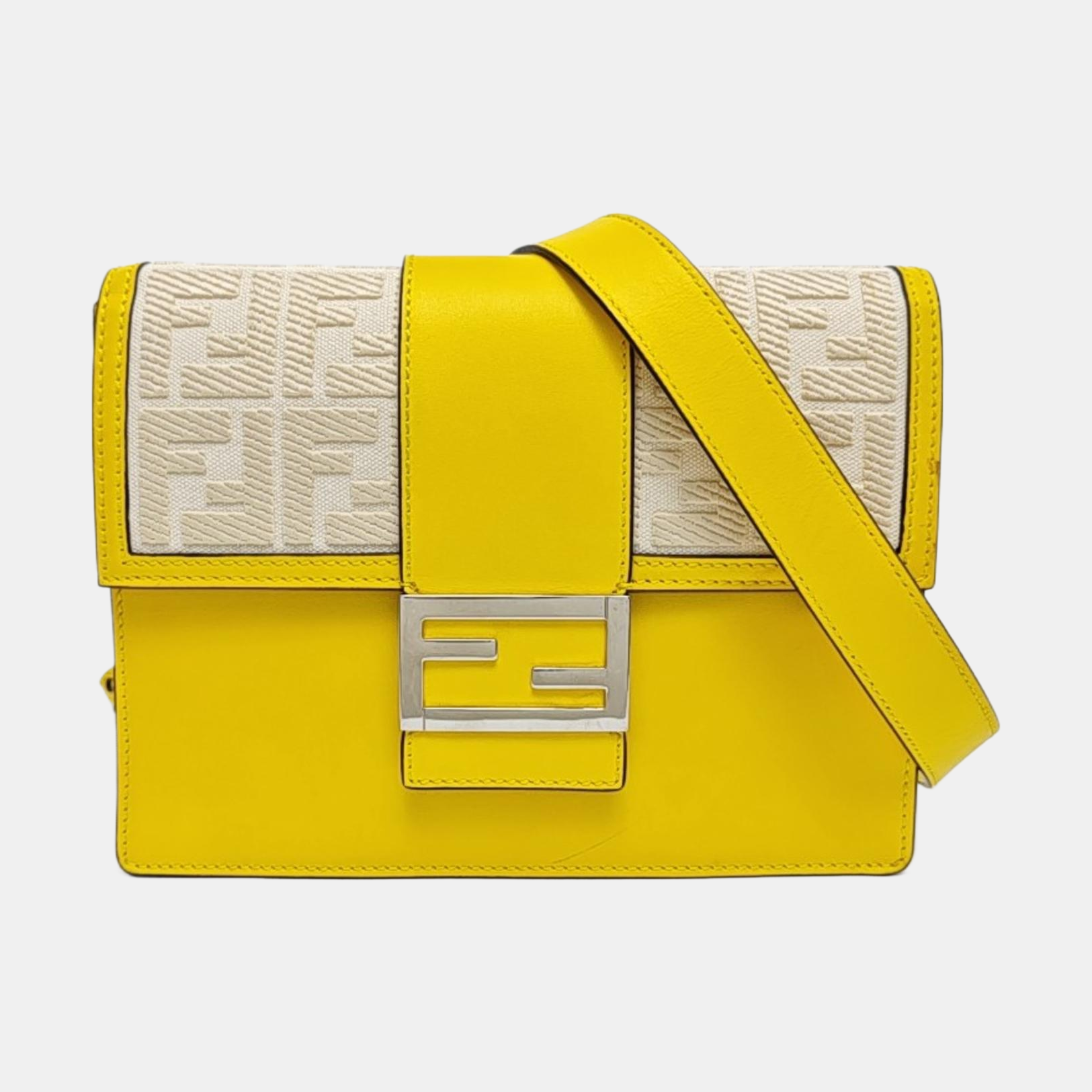 Authenticated pre-owned  Baguette Medium Calfskin Yellow - Shoulder Bag at Looply