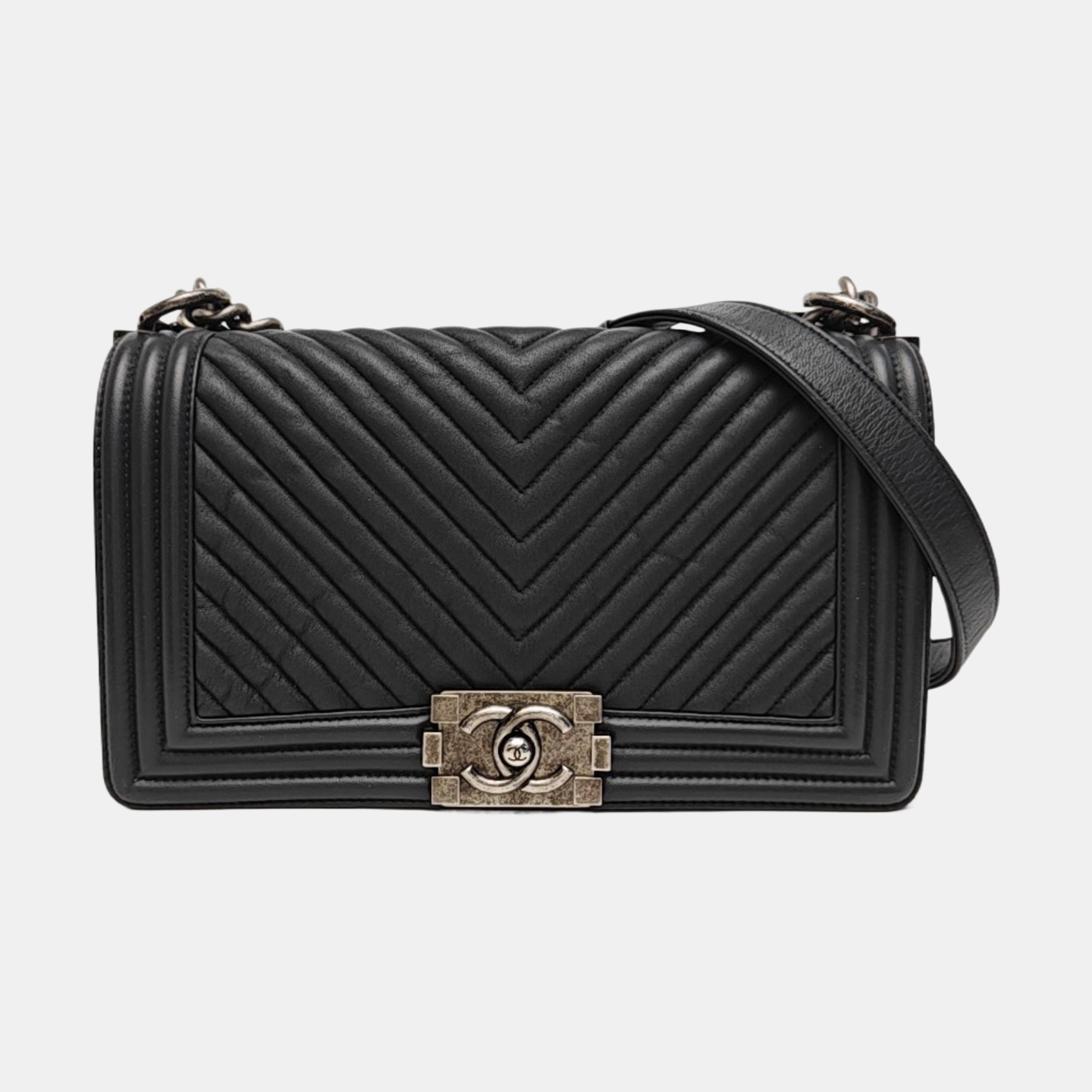 BOY CHANEL Medium Chevron Lambskin Black