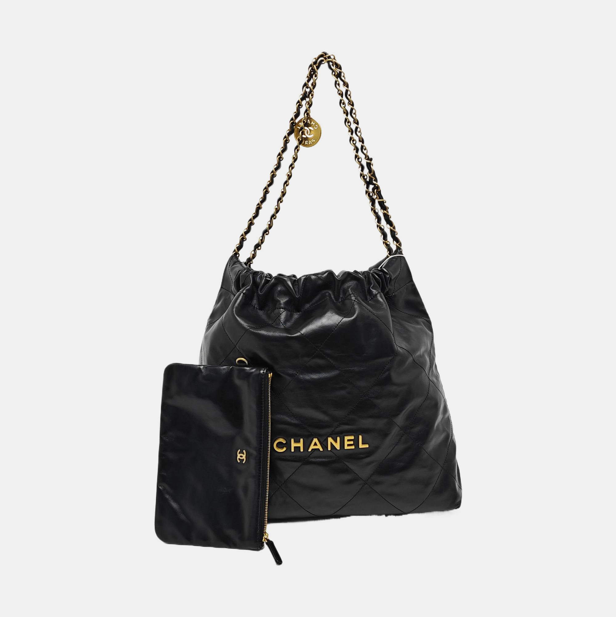 CHANEL 22 Medium Quilted Calfskin Black