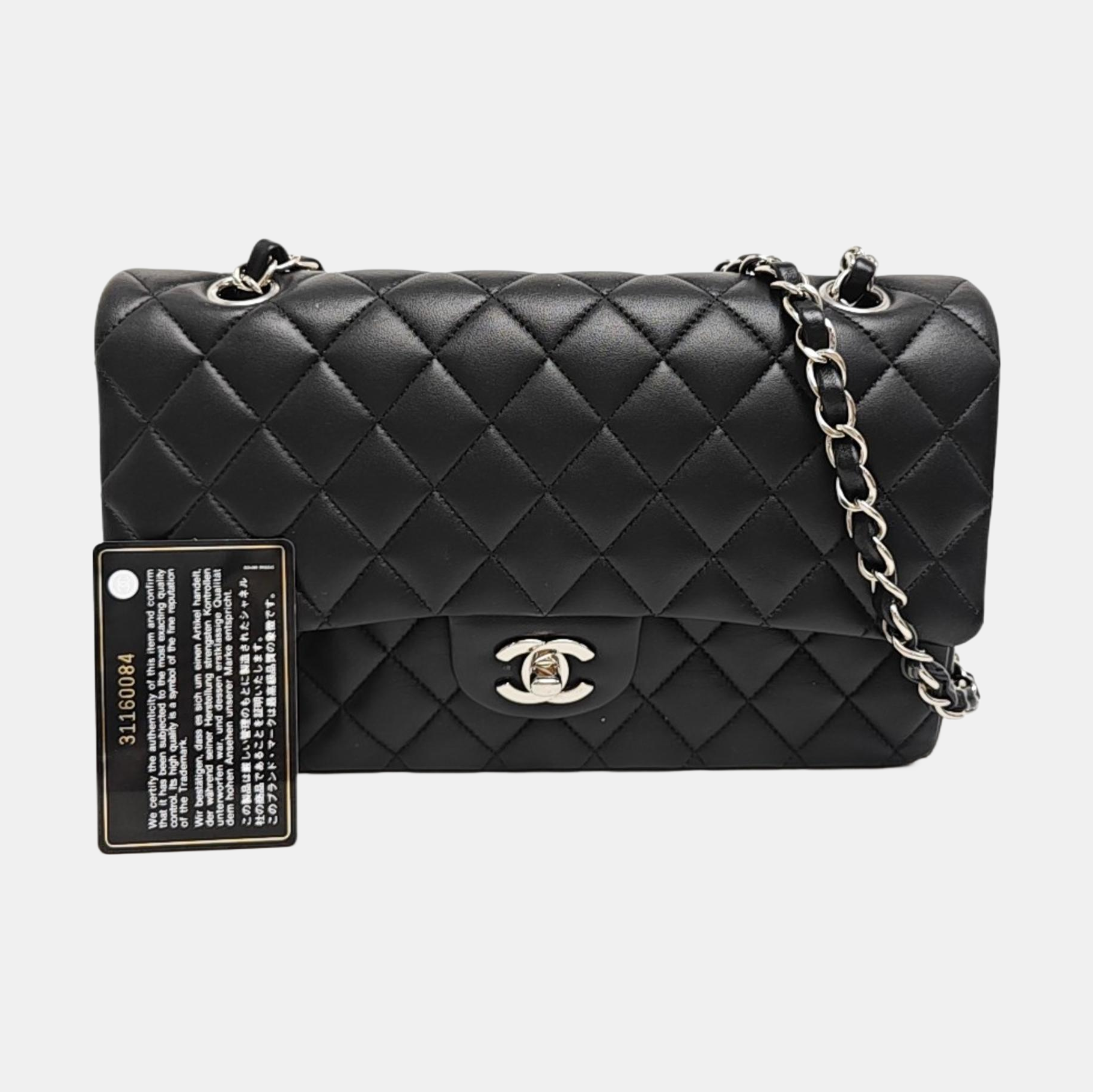 CLASSIC FLAP Medium Quilted Lambskin Black