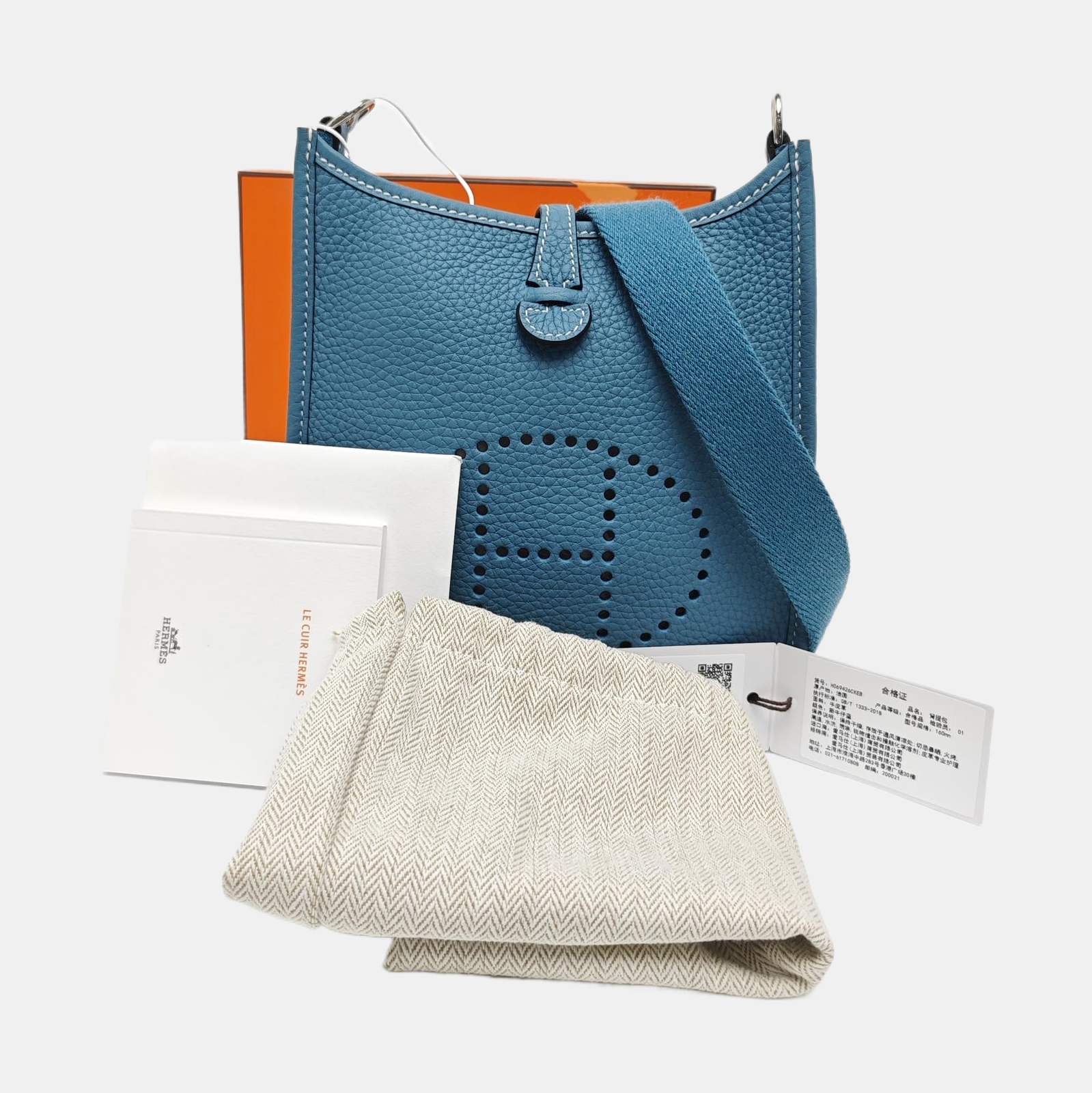 Evelyne 17 Clemence Blue