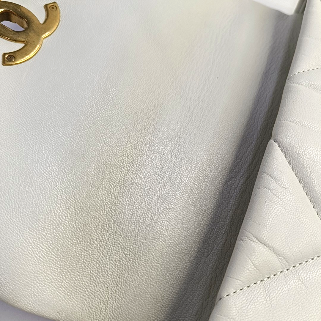 CHANEL 19 Small Quilted Lambskin White