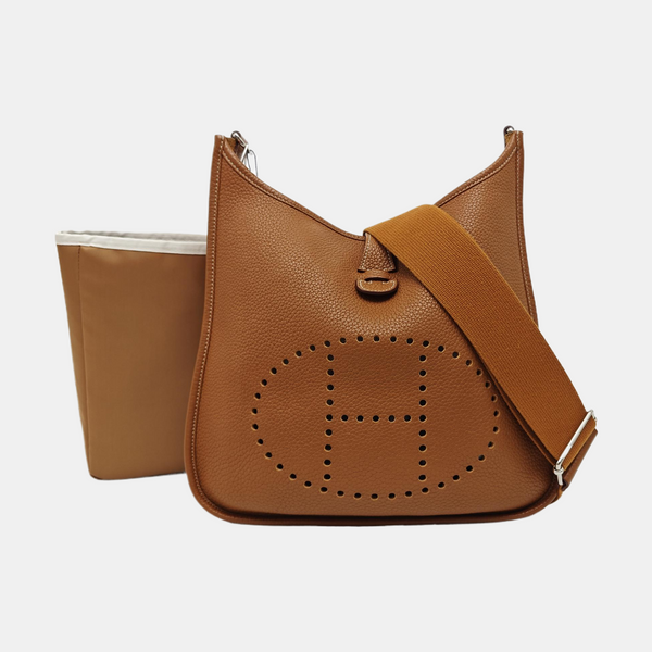Evelyne 29 Clemence Brown