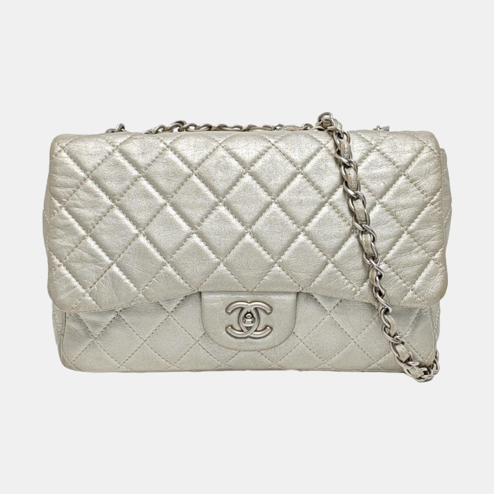 Authenticated pre-owned  CLASSIC FLAP Jumbo Quilted Lambskin Beige - Shoulder Bag at Looply