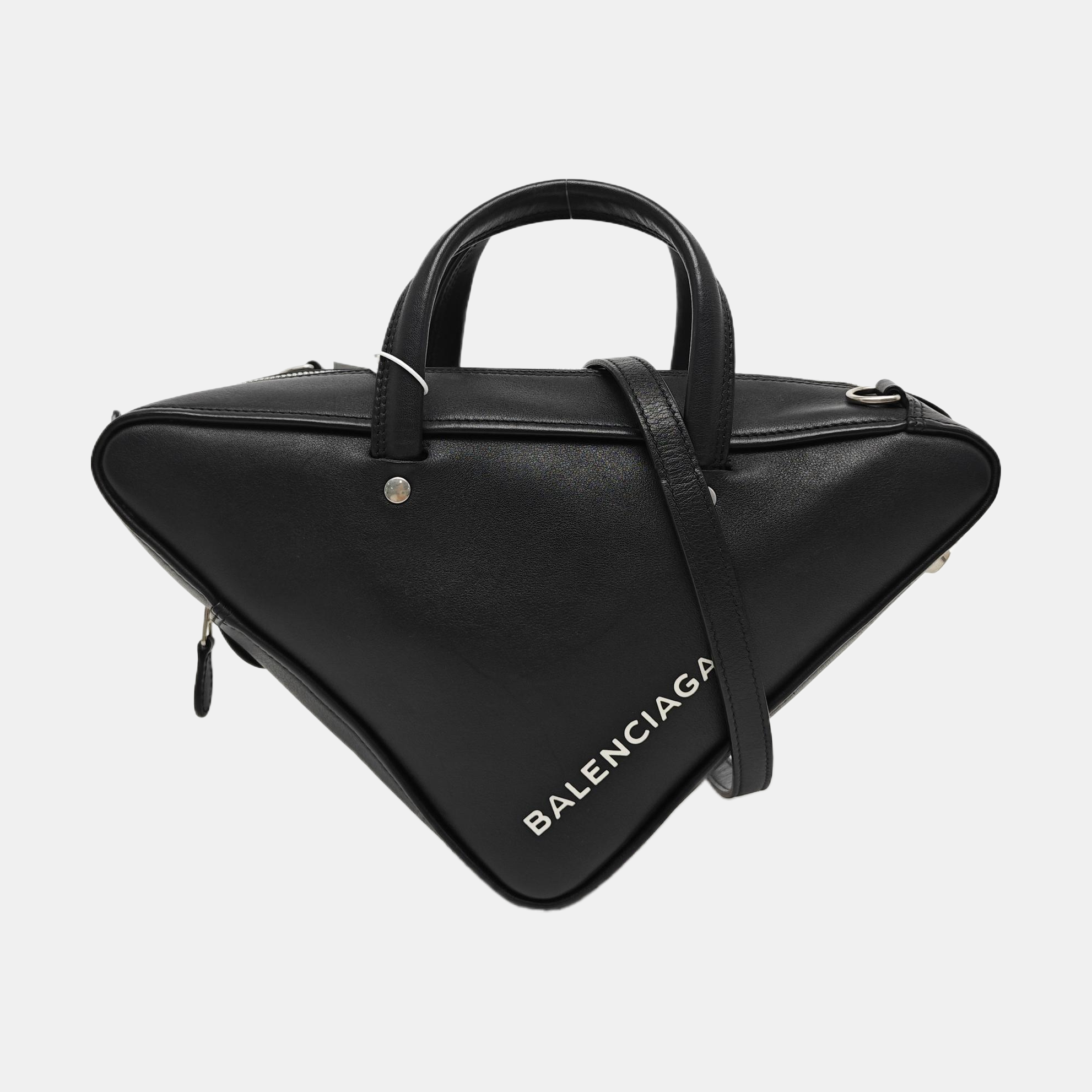 Triangle Calfskin Black