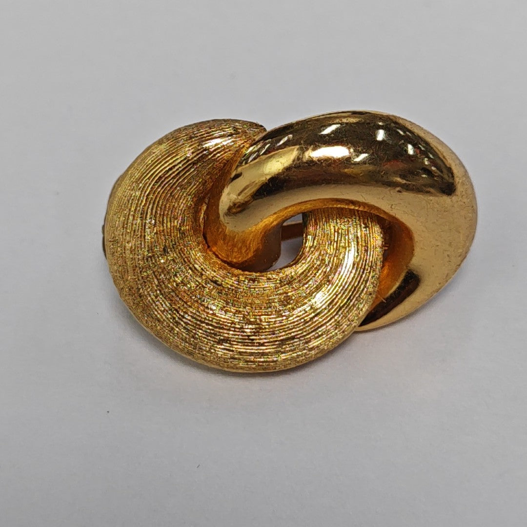 Twist Round Metal Gold Clip On Earrings