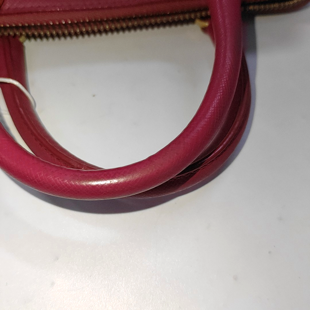 Authenticated pre-owned  Promenade Saffiano Calfskin Pink - Shoulder Bag at Looply