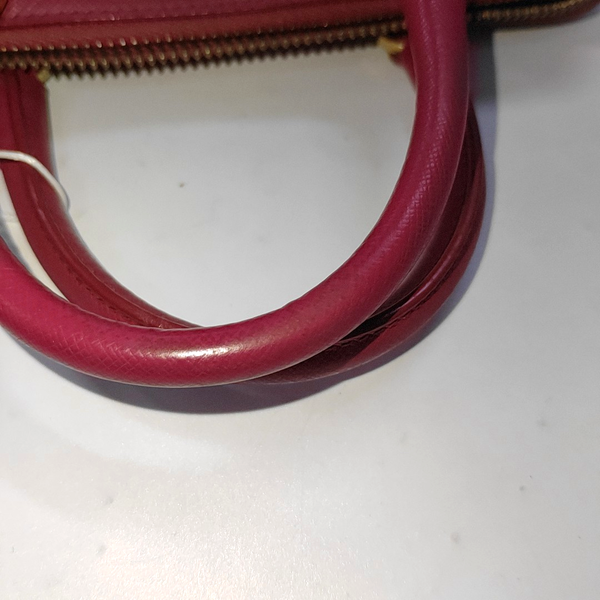Authenticated pre-owned  Promenade Saffiano Calfskin Pink - Shoulder Bag at Looply