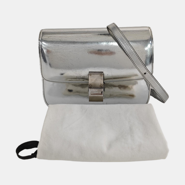 Authenticated pre-owned  CLASSIC BOX Medium Calfskin Silver - Shoulder Bag at Looply