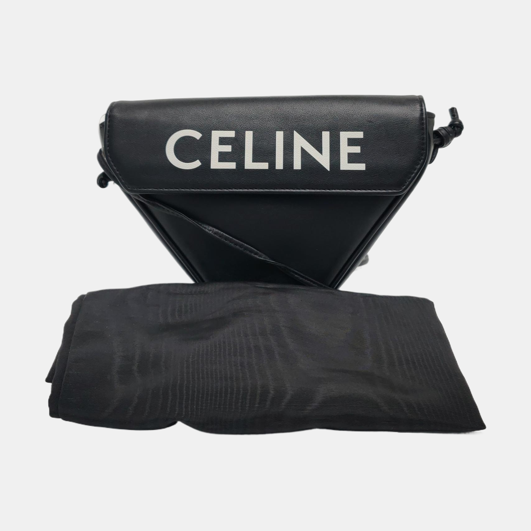 TRIANGLE Calfskin Black