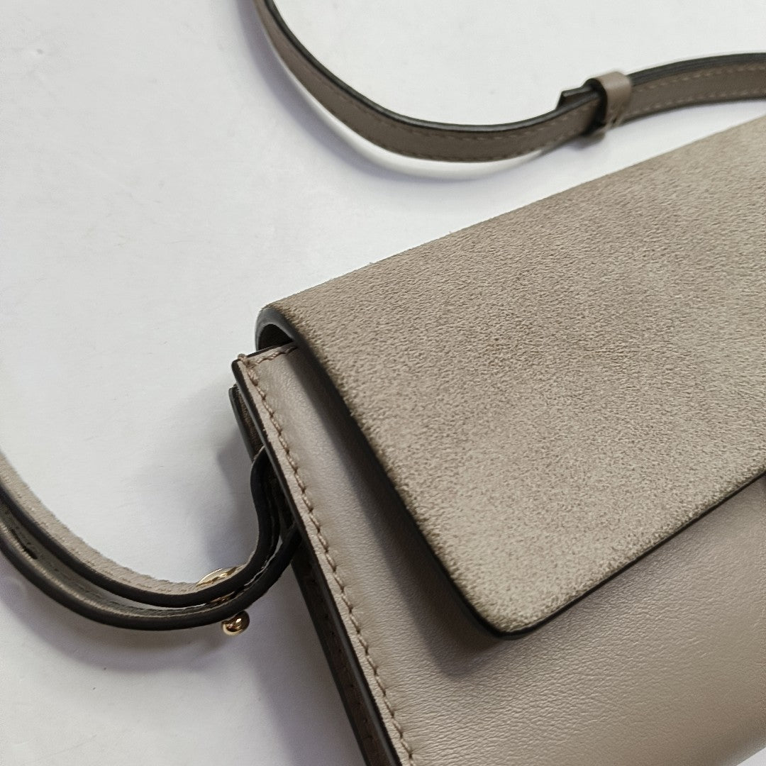 Faye Piel de Becerro Gris