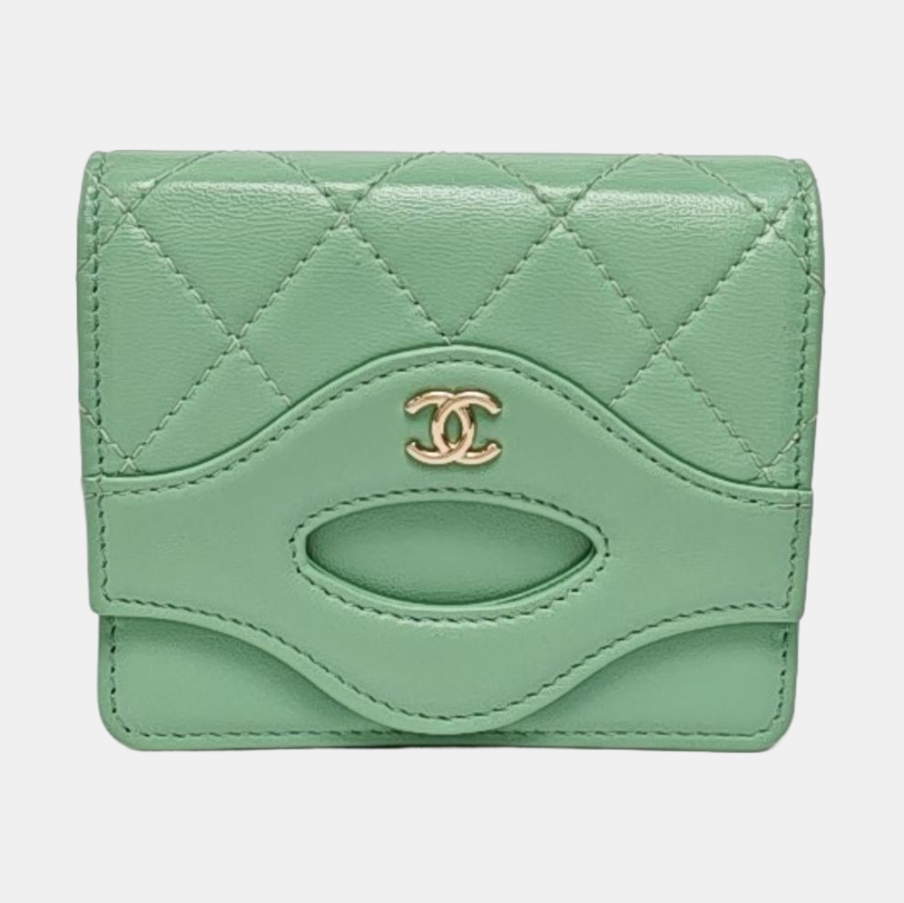 CHANEL 31 Quilted Lambskin Green Wallet