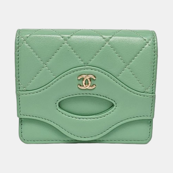 CHANEL 31 Quilted Lambskin Green Wallet
