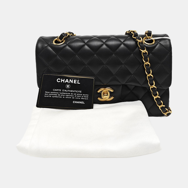 CLASSIC FLAP Small Quilted Lambskin Black