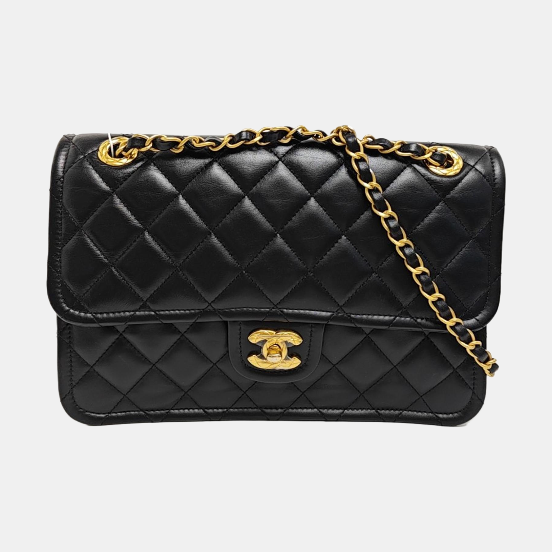 CLASSIC FLAP Medium Quilted Calfskin Black