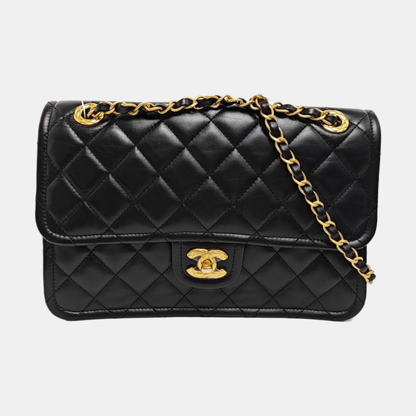 CLASSIC FLAP Medium Quilted Calfskin Black