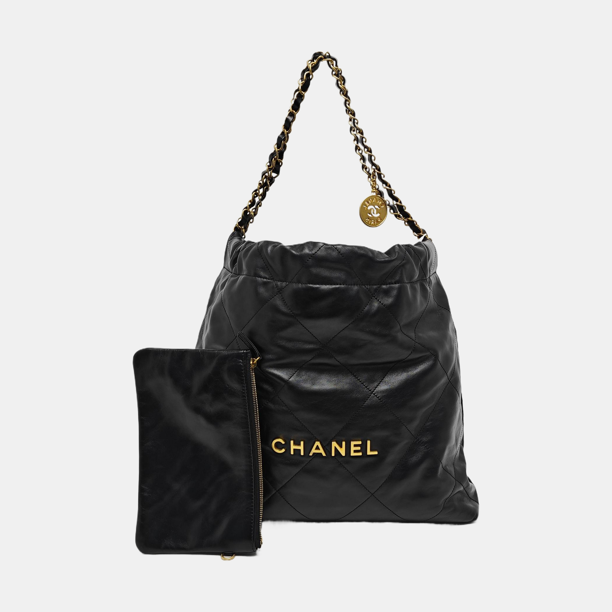 CHANEL 22 Medium Quilted Calfskin Black