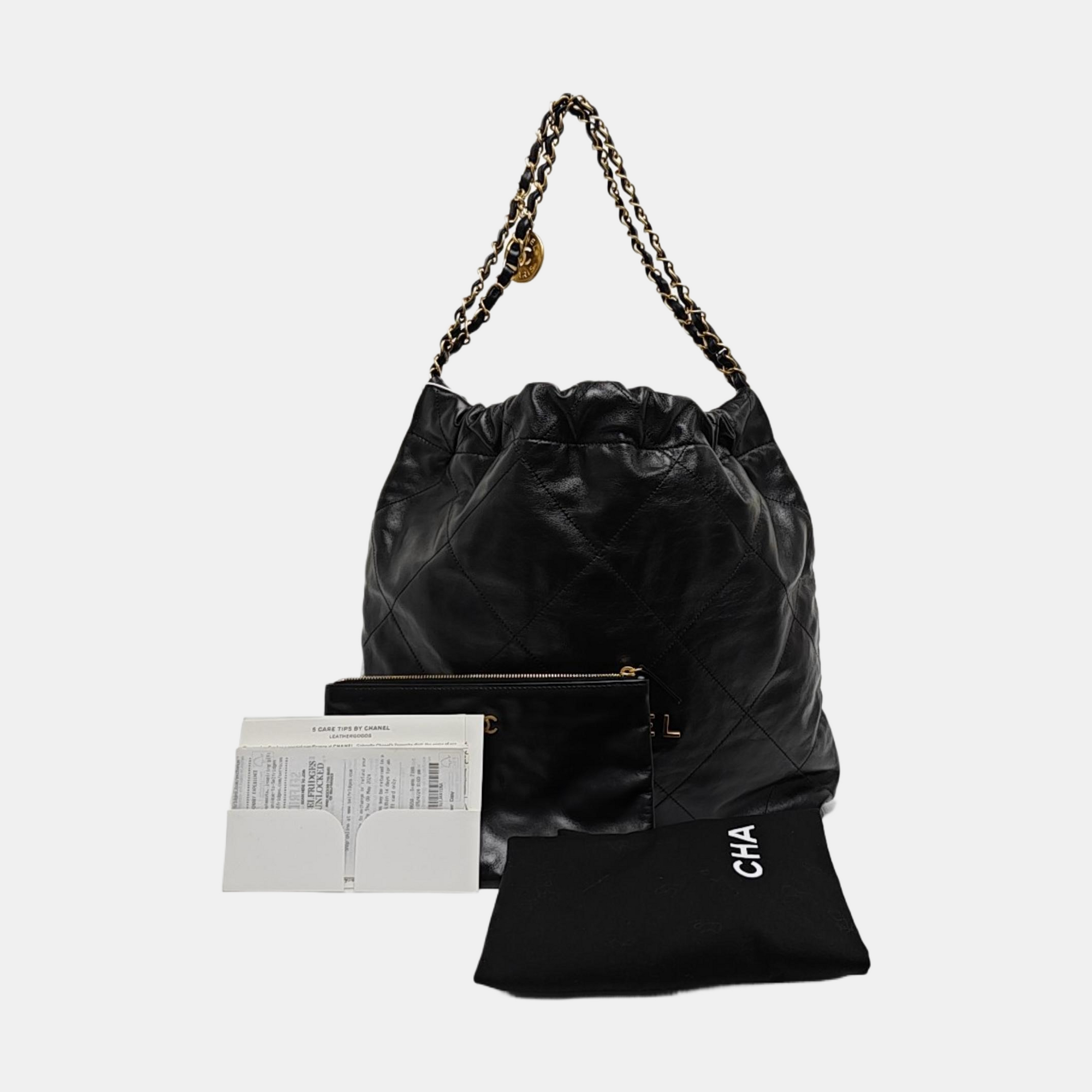 CHANEL 22 Medium Quilted Calfskin Black