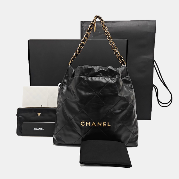 CHANEL 22 Medium Quilted Calfskin Black