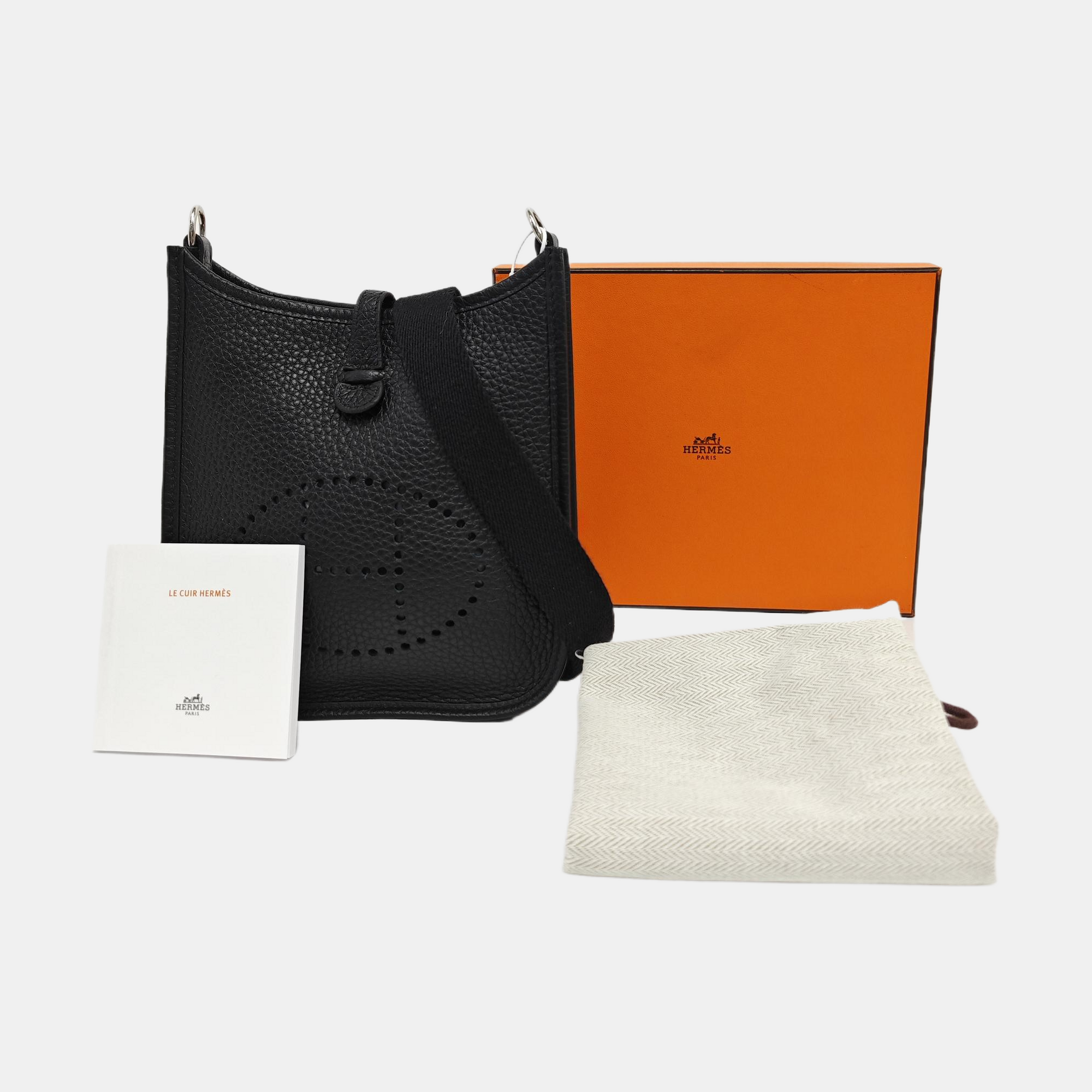 Authenticated pre-owned  Evelyne TPM Clemence Black - Shoulder Bag at Looply
