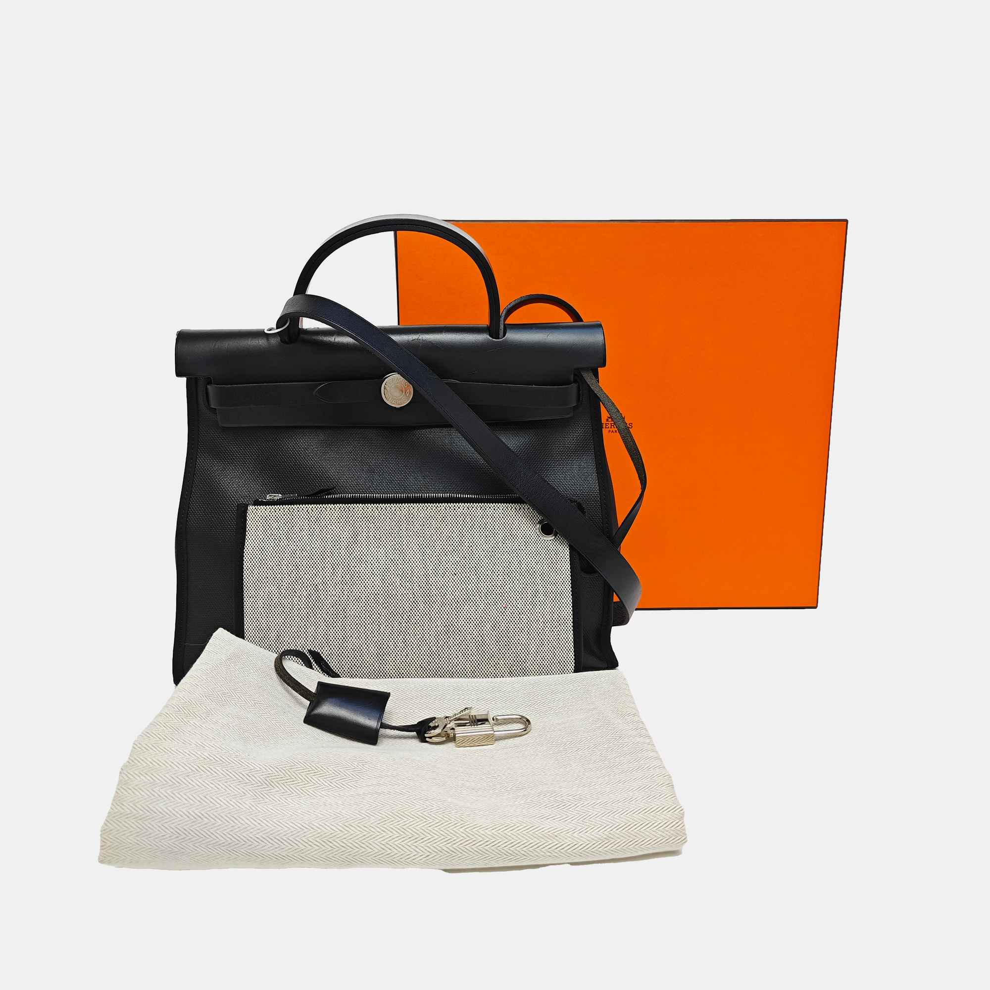 Herbag 31 Coated Canvas Black