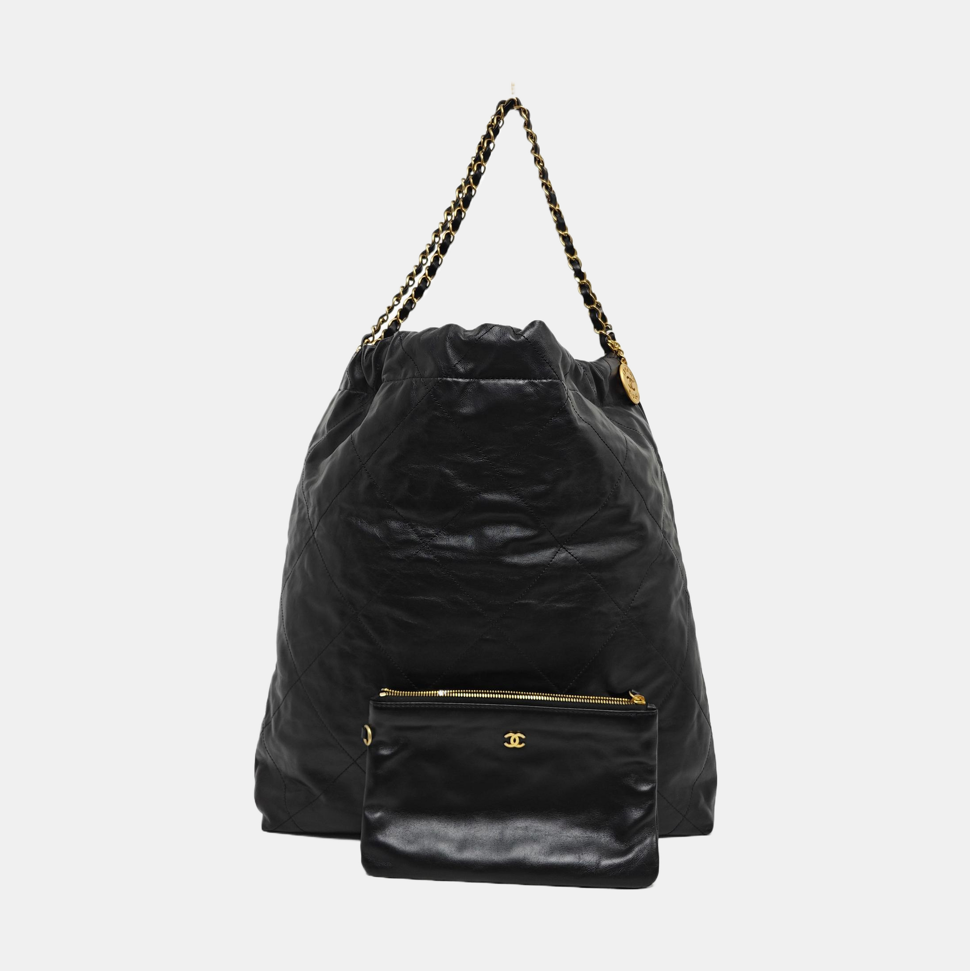 CHANEL 22 Medium Quilted Calfskin Black