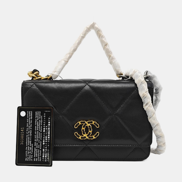 CHANEL 19 WOC Quilted Lambskin Black