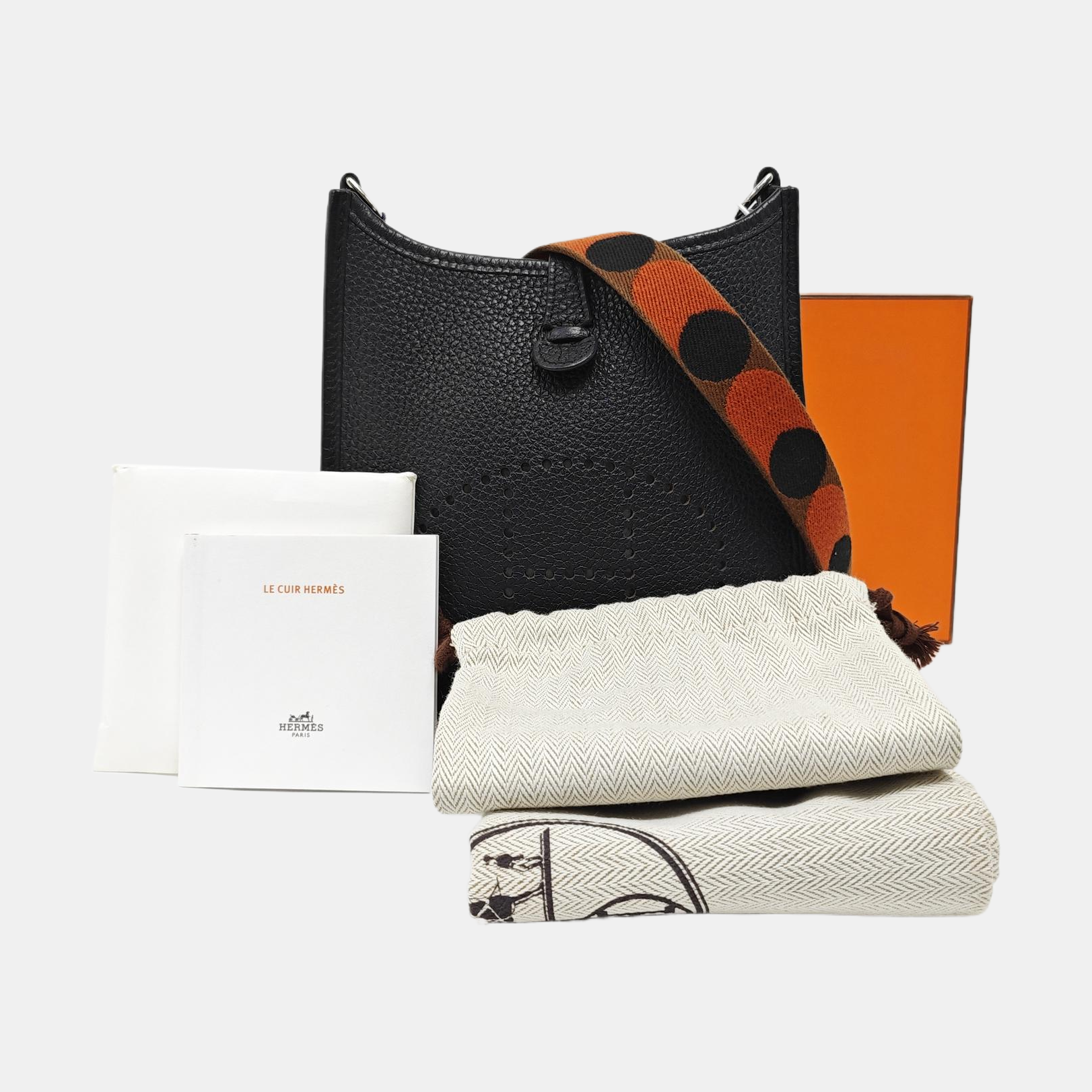 Evelyne TPM Clemence Black