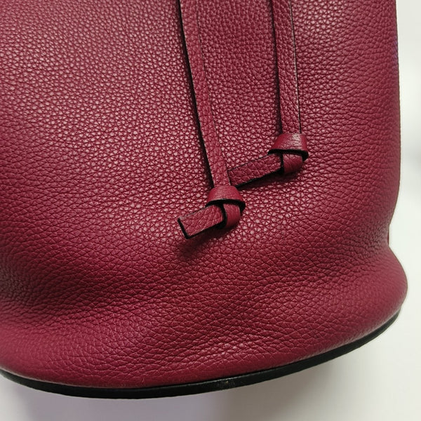 Authenticated pre-owned  Gate Calfskin Red - Bucket Bag at Looply