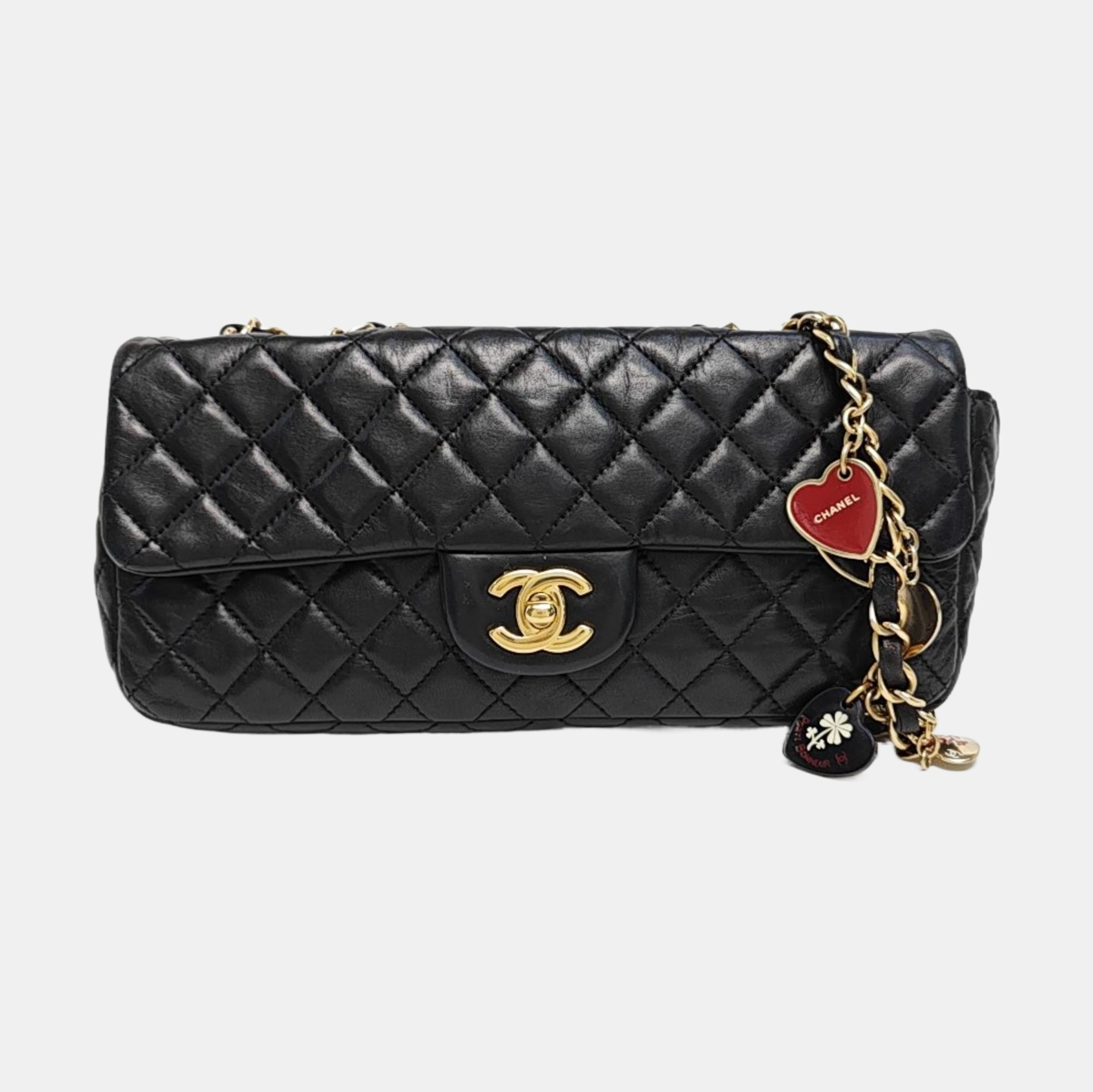 Authenticated pre-owned  CLASSIC FLAP Quilted Lambskin Black - Shoulder Bag at Looply