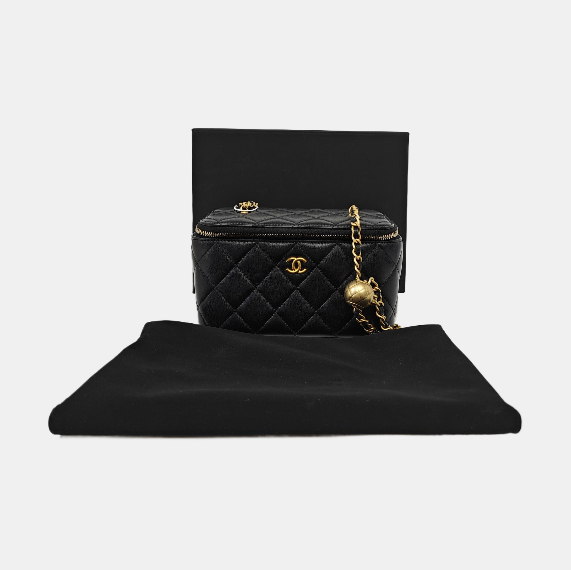 VANITY CASE Small Quilted Lambskin Black