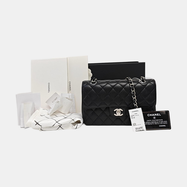 CLASSIC FLAP Small Quilted Grained Calfskin Black