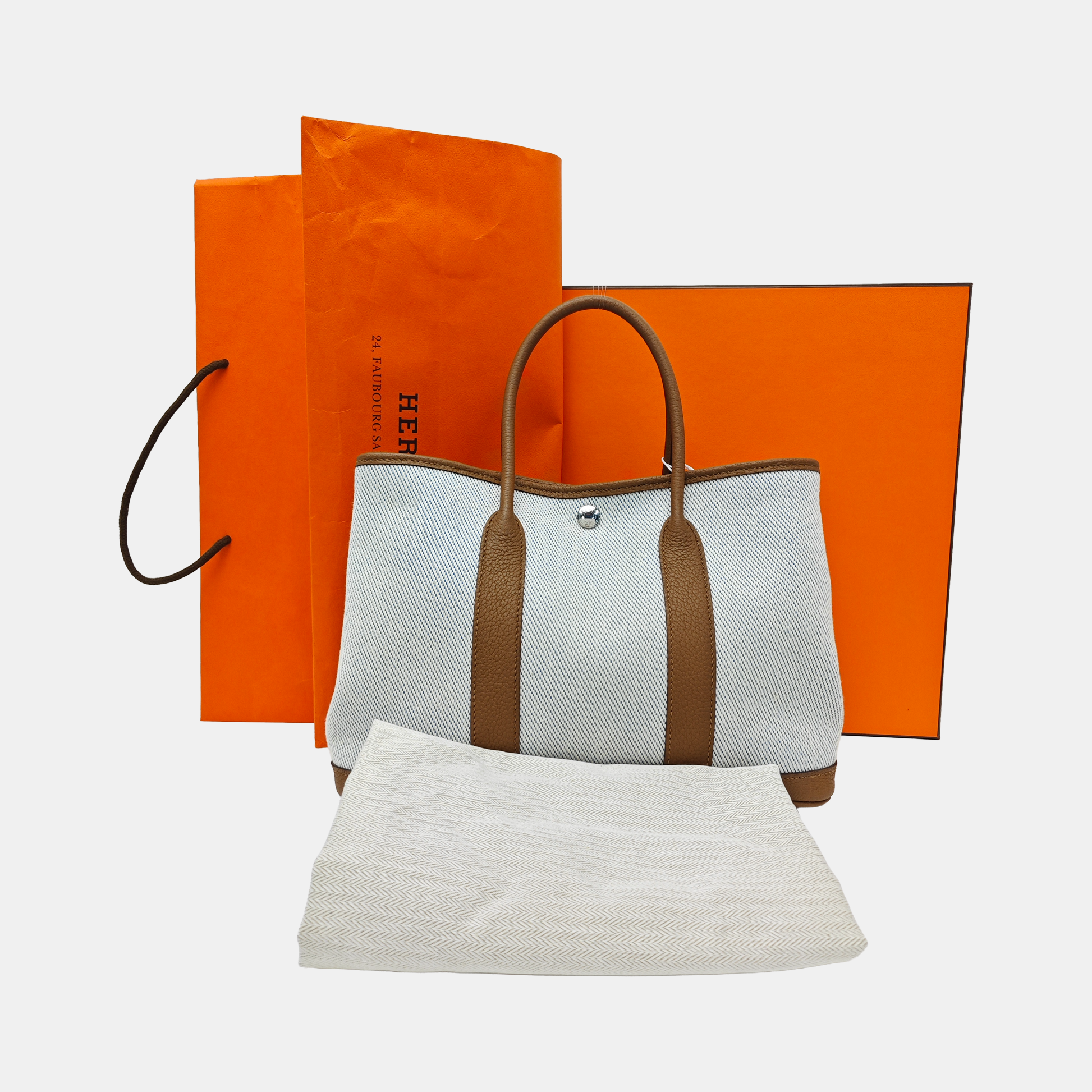 Garden Party 30 Canvas White