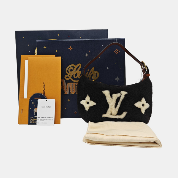 HILLS Monogram Sheepskin Black